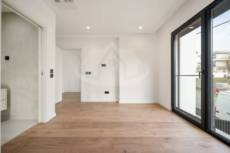 Moradia T4 para Venda em Santa Iria de Azoia, São João da Talha e Bobadela Foto 21