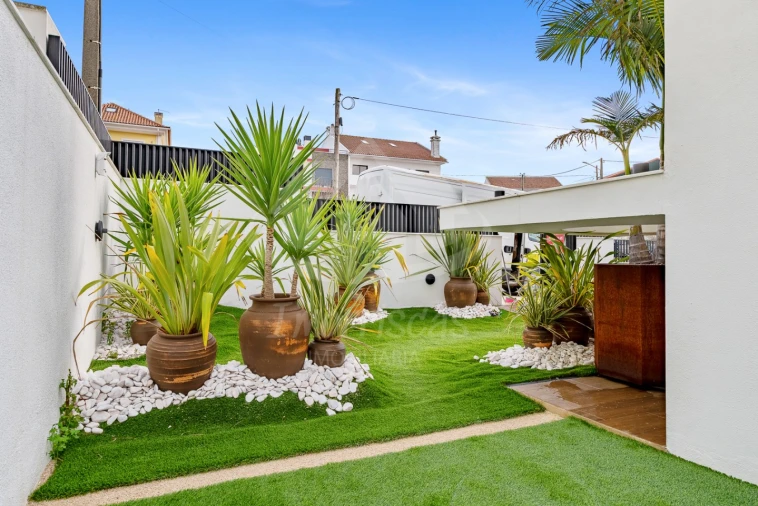 Moradia T4 para Venda em Santa Iria de Azoia, São João da Talha e Bobadela Foto 37