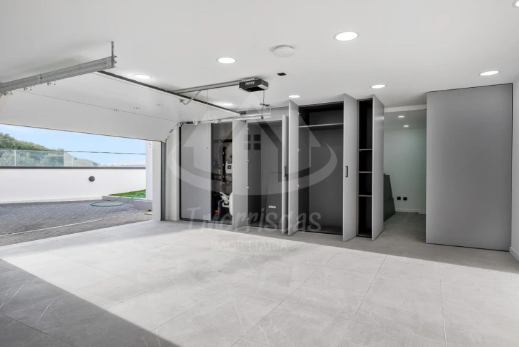 Moradia T4 para Venda em Santa Iria de Azoia, São João da Talha e Bobadela Foto 48