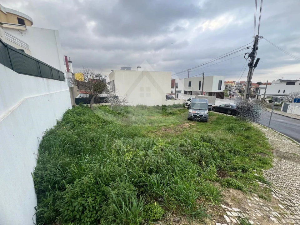 Moradia T4 para Venda em Santa Iria de Azoia, São João da Talha e Bobadela Foto 8