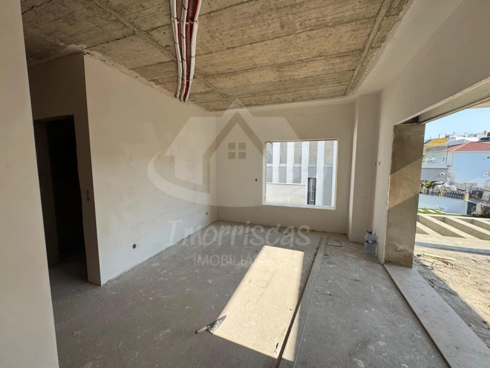 Moradia T5 para Venda em Santa Iria de Azoia, São João da Talha e Bobadela Foto 23