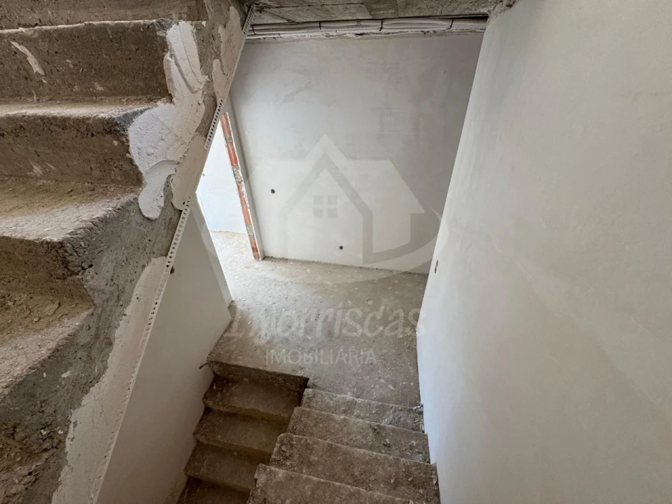 Moradia T5 para Venda em Santa Iria de Azoia, São João da Talha e Bobadela Foto 31