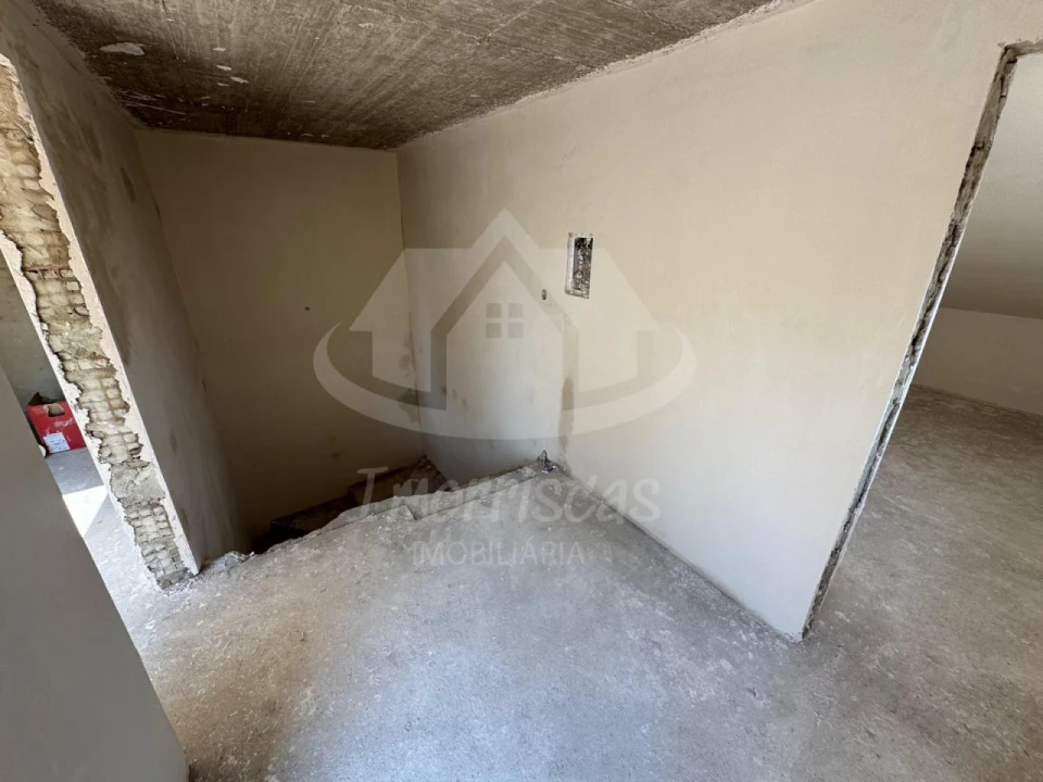 Moradia T5 para Venda em Santa Iria de Azoia, São João da Talha e Bobadela Foto 32