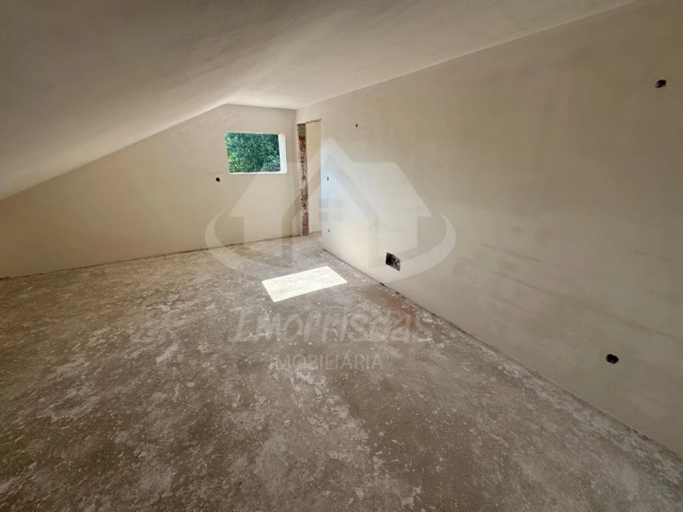 Moradia T5 para Venda em Santa Iria de Azoia, São João da Talha e Bobadela Foto 39