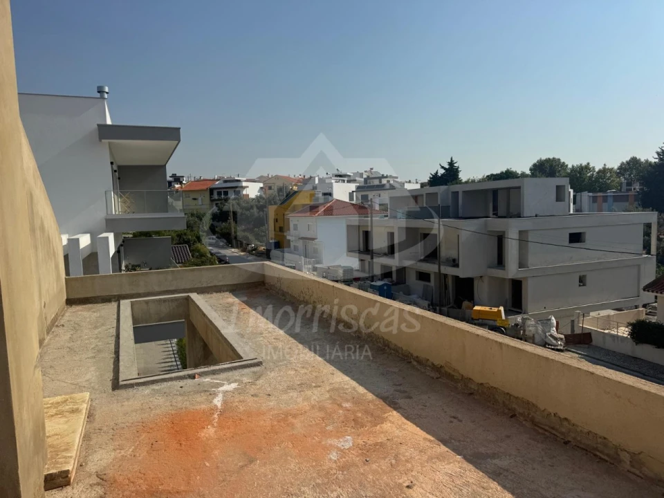 Moradia T5 para Venda em Santa Iria de Azoia, São João da Talha e Bobadela Foto 41