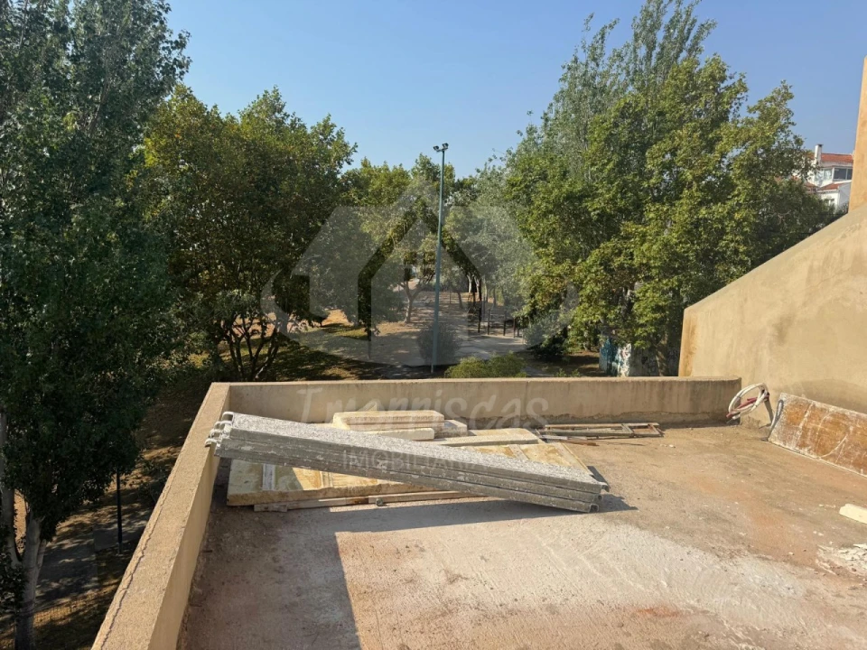 Moradia T5 para Venda em Santa Iria de Azoia, São João da Talha e Bobadela Foto 42