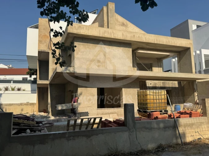 Moradia T5 para Venda em Santa Iria de Azoia, São João da Talha e Bobadela Foto 6