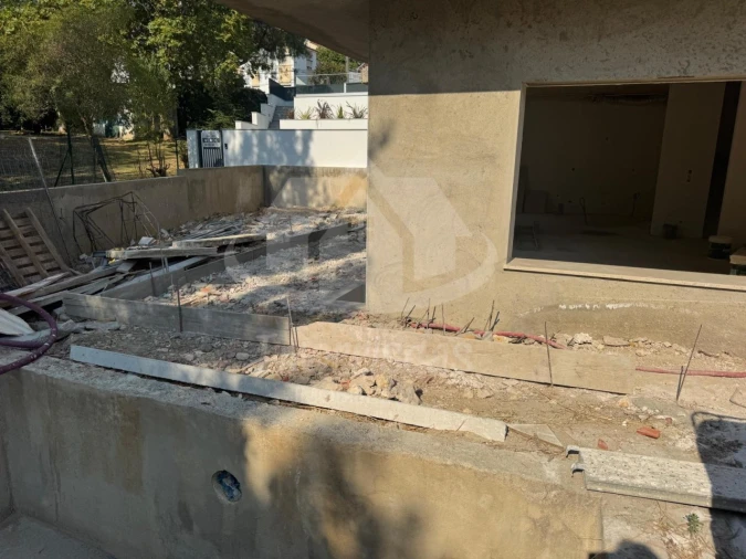 Moradia T5 para Venda em Santa Iria de Azoia, São João da Talha e Bobadela Foto 16