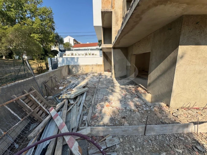 Moradia T5 para Venda em Santa Iria de Azoia, São João da Talha e Bobadela Foto 17