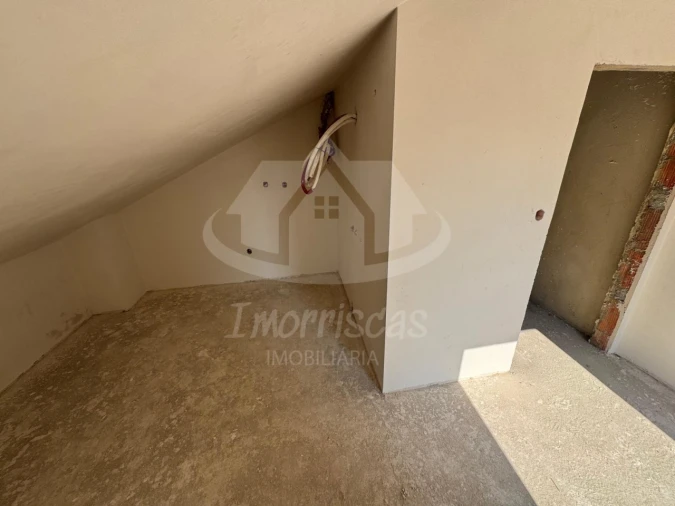 Moradia T5 para Venda em Santa Iria de Azoia, São João da Talha e Bobadela Foto 35