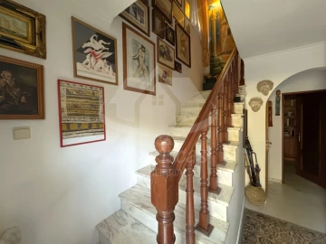 Moradia T6 para Venda em Olivais