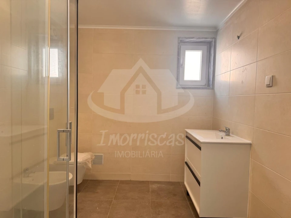 Moradia T5 para Venda em Santa Iria de Azoia, São João da Talha e Bobadela Foto 15