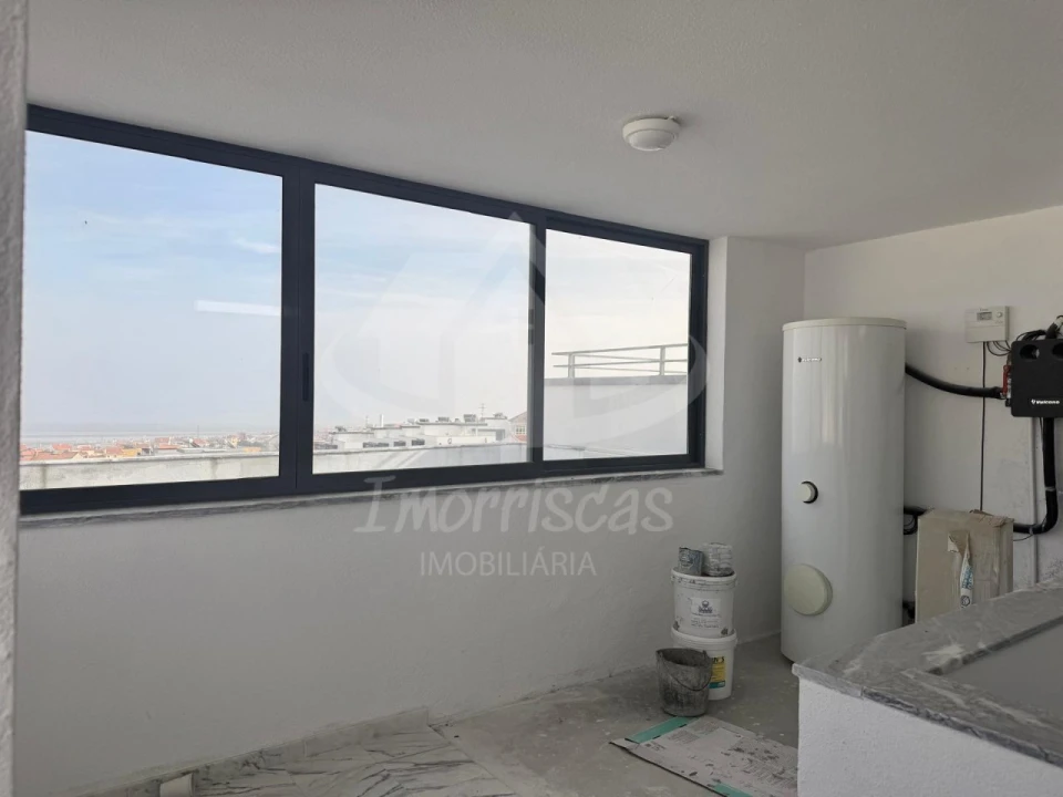 Moradia T5 para Venda em Santa Iria de Azoia, São João da Talha e Bobadela Foto 16