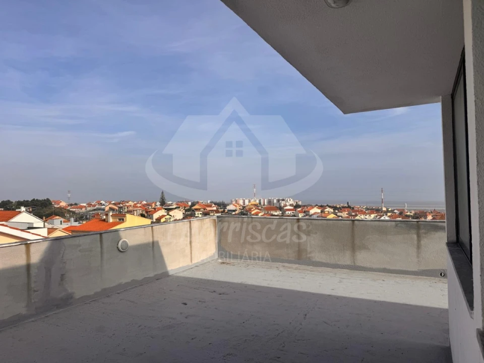 Moradia T5 para Venda em Santa Iria de Azoia, São João da Talha e Bobadela Foto 17