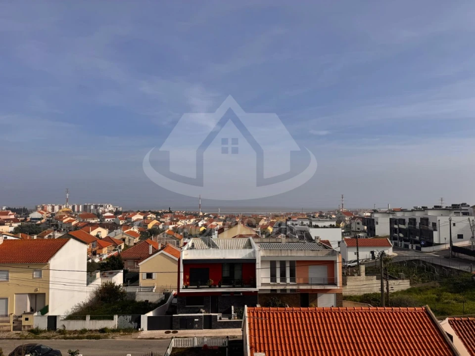 Moradia T5 para Venda em Santa Iria de Azoia, São João da Talha e Bobadela Foto 20