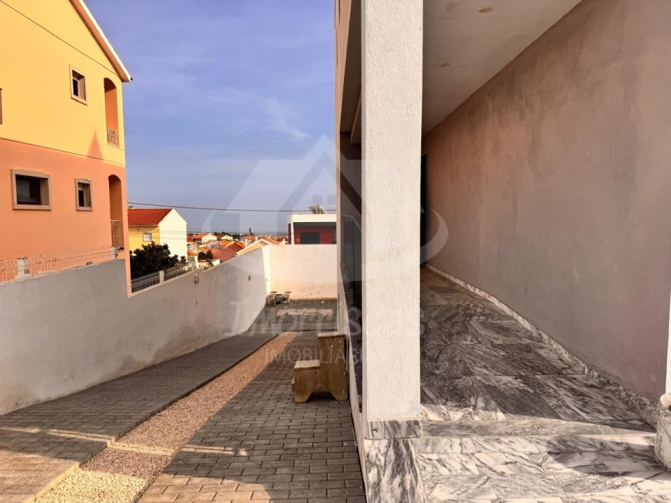 Moradia T5 para Venda em Santa Iria de Azoia, São João da Talha e Bobadela Foto 30