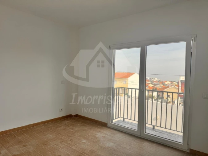 Moradia T5 para Venda em Santa Iria de Azoia, São João da Talha e Bobadela Foto 5