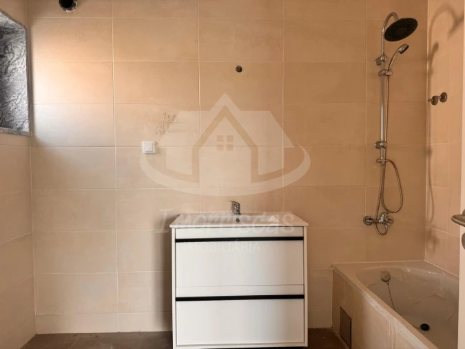 Moradia T5 para Venda em Santa Iria de Azoia, São João da Talha e Bobadela Foto 7