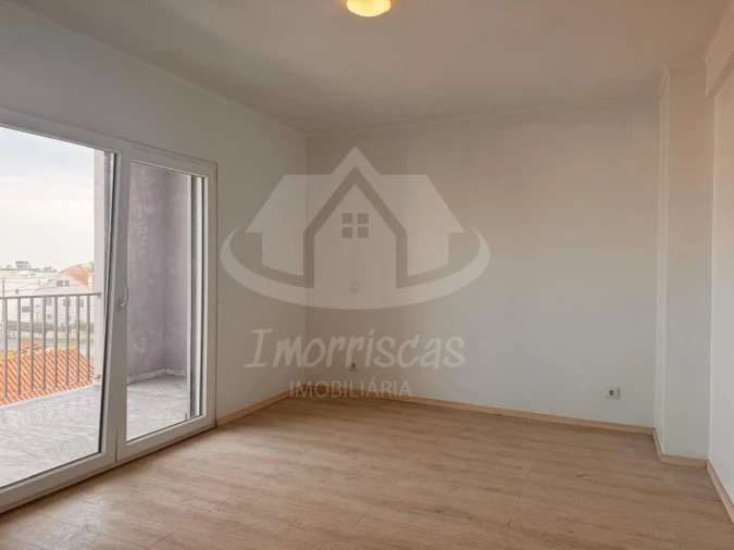 Moradia T5 para Venda em Santa Iria de Azoia, São João da Talha e Bobadela Foto 8