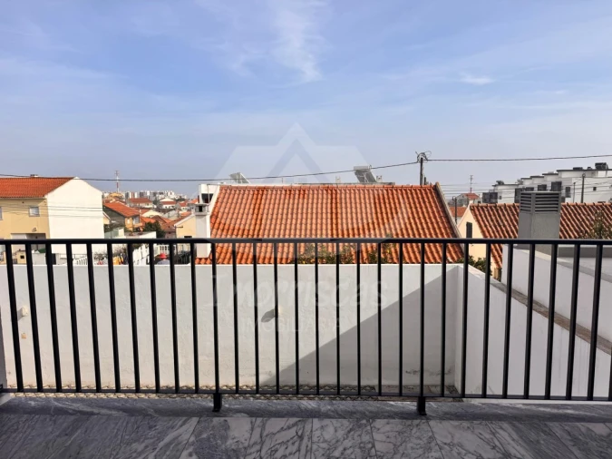 Moradia T5 para Venda em Santa Iria de Azoia, São João da Talha e Bobadela Foto 9