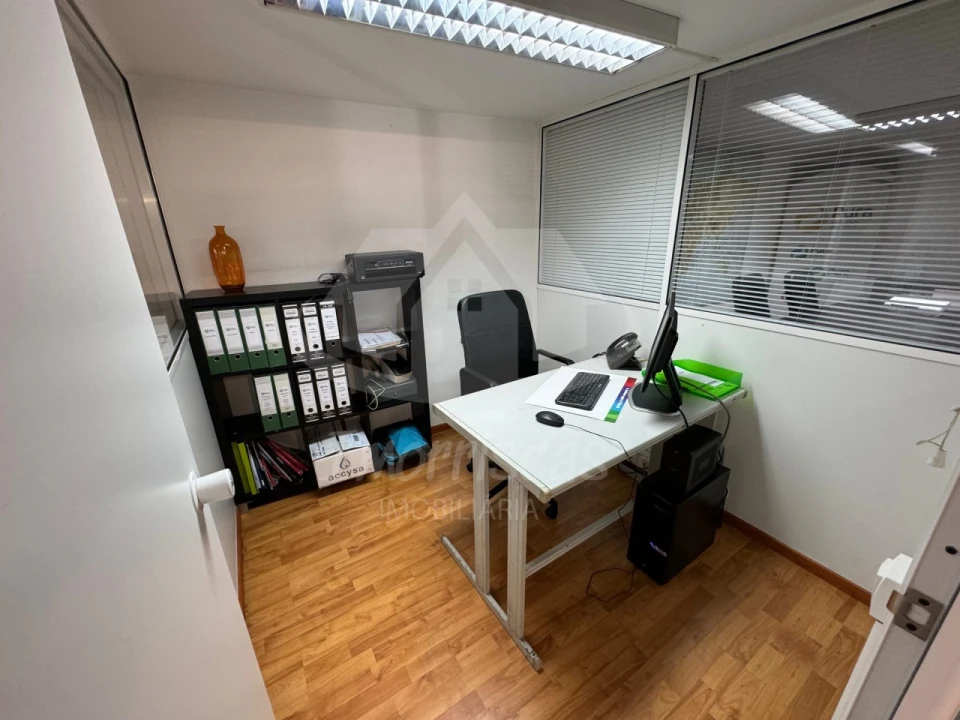 Armazém para Venda em Póvoa de Santa Iria e Forte da Casa Foto 18