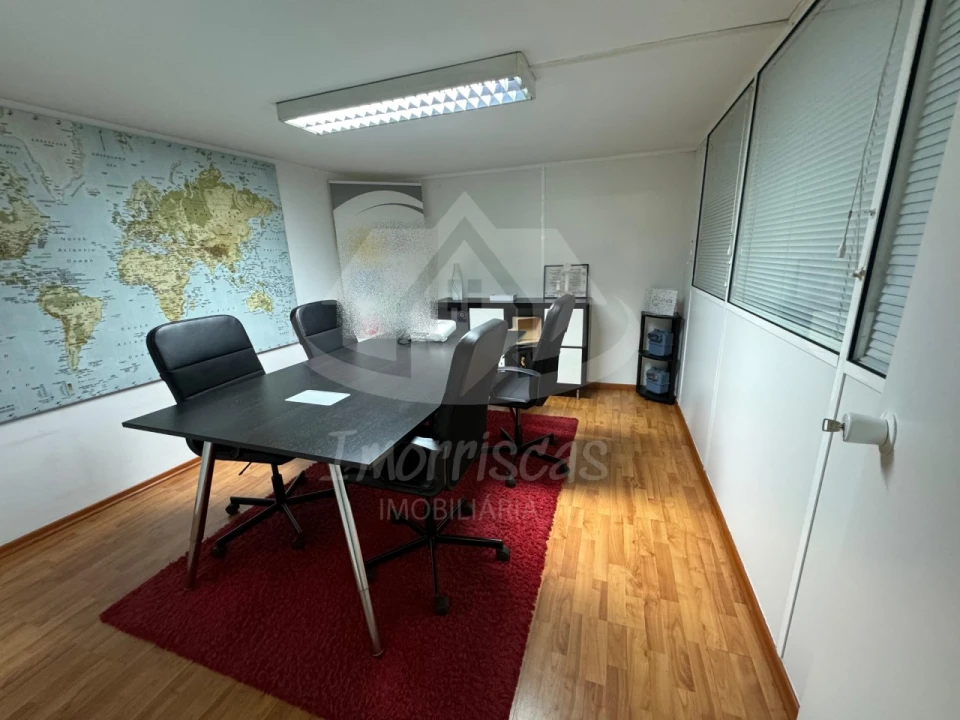 Armazém para Venda em Póvoa de Santa Iria e Forte da Casa Foto 22