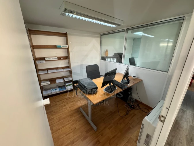 Armazém para Venda em Póvoa de Santa Iria e Forte da Casa Foto 17