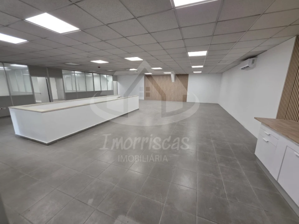 Escritório para Arrendamento em Santa Iria de Azoia, São João da Talha e Bobadela Foto 13