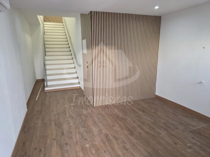 Escritório para Arrendamento em Santa Iria de Azoia, São João da Talha e Bobadela Foto 4