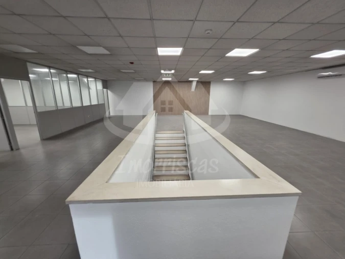 Escritório para Arrendamento em Santa Iria de Azoia, São João da Talha e Bobadela Foto 9