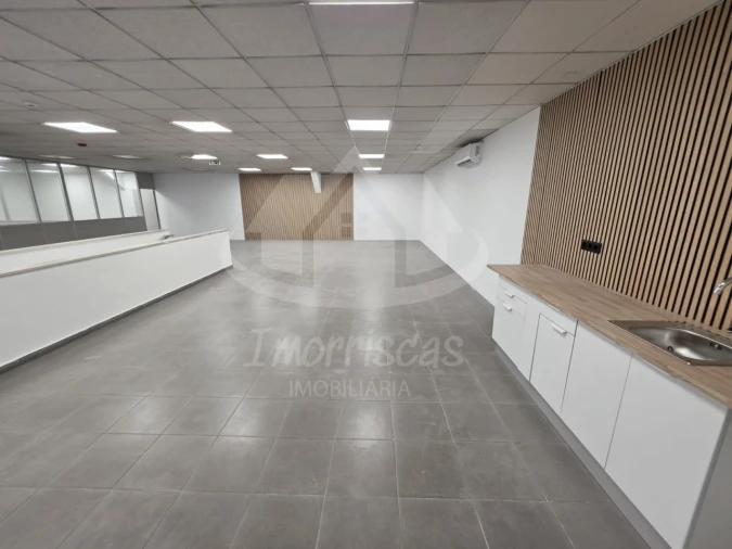 Escritório para Arrendamento em Santa Iria de Azoia, São João da Talha e Bobadela Foto 15