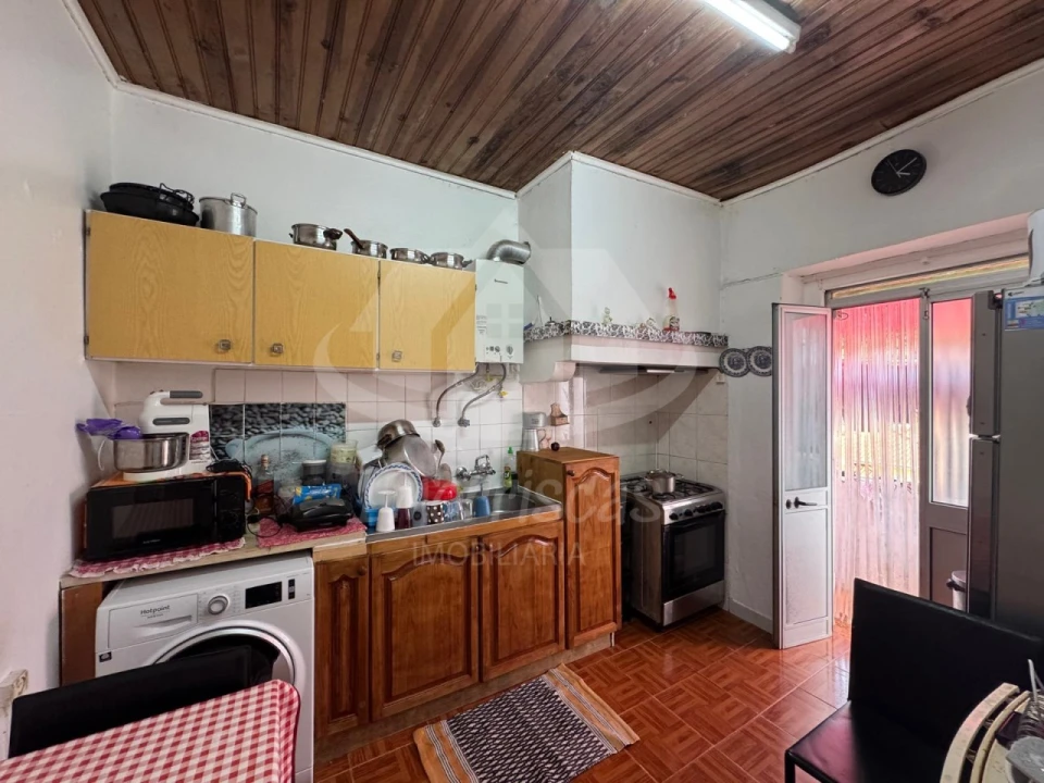 Moradia T2 para Venda em Fanhões Foto 4
