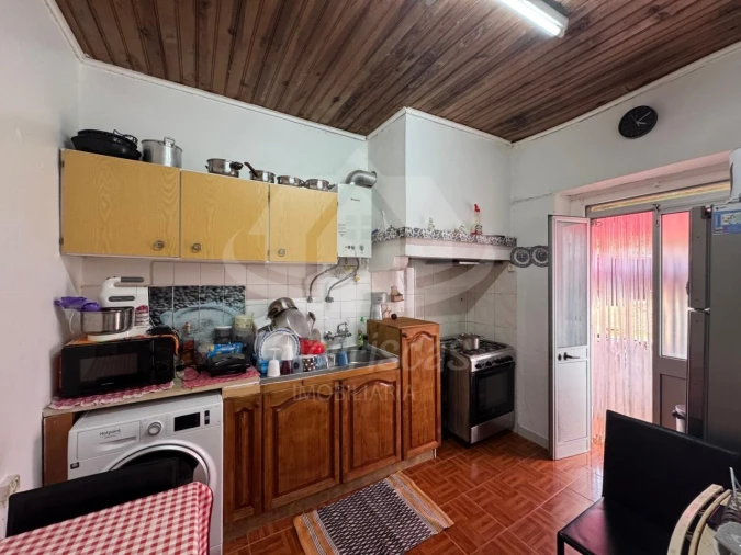 Moradia T2 para Venda em Fanhões Foto 4