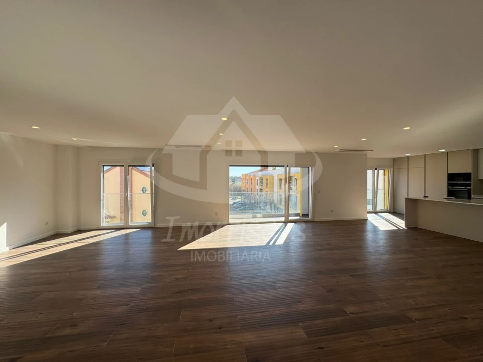 Apartamento T4 para Venda em Alcochete Foto 4