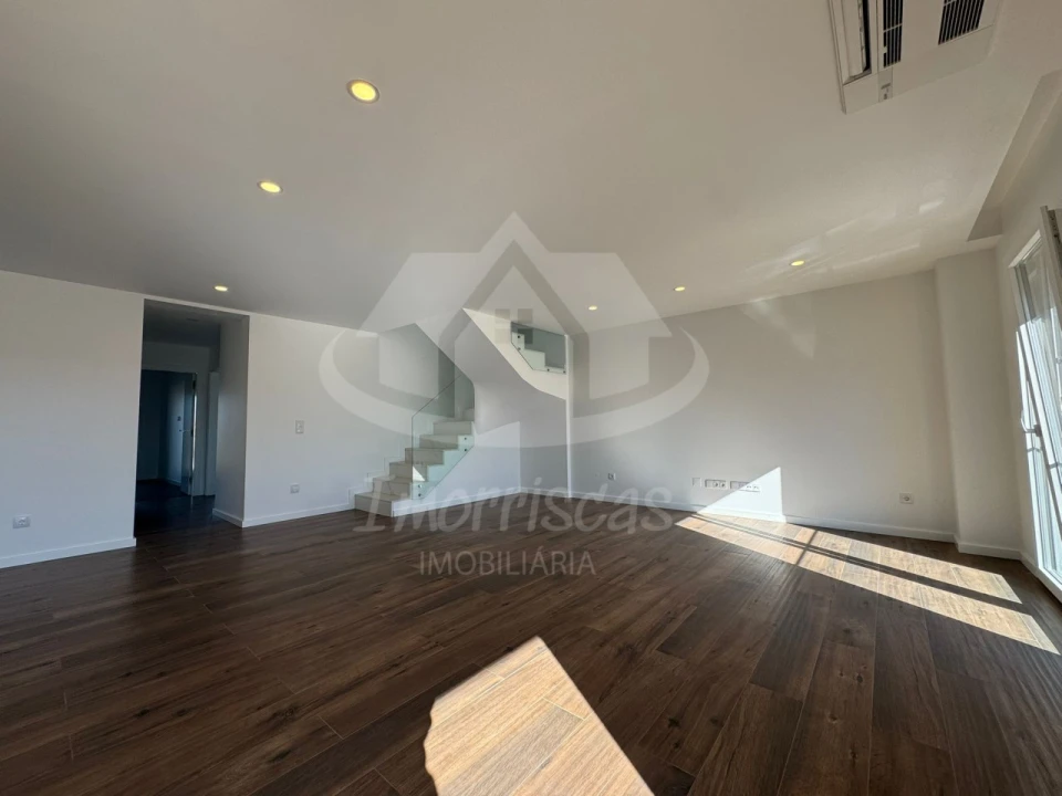 Apartamento T4 para Venda em Alcochete Foto 11