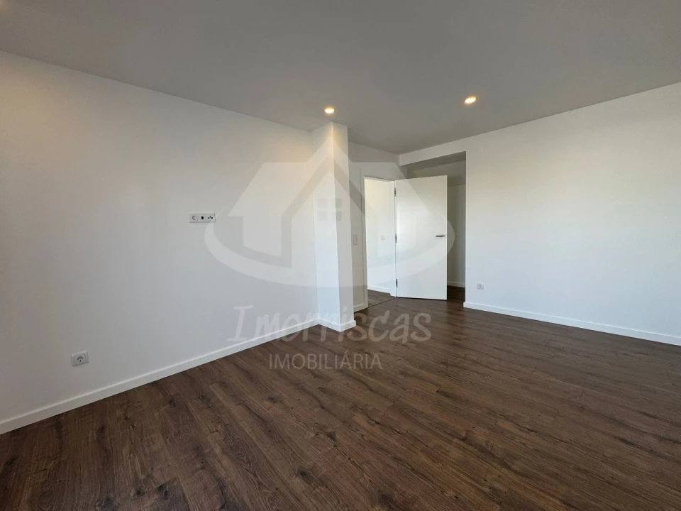 Apartamento T4 para Venda em Alcochete Foto 23