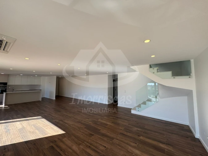 Apartamento T4 para Venda em Alcochete Foto 8