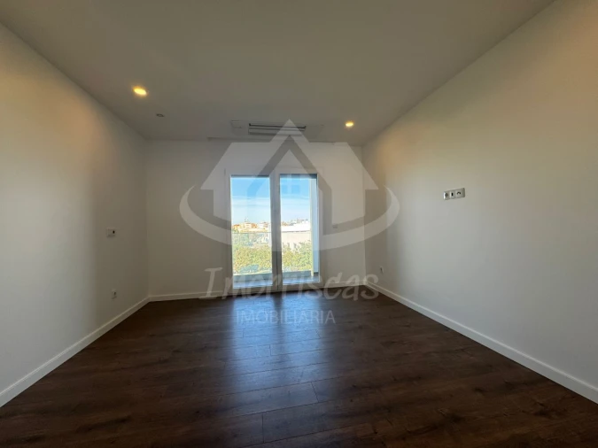 Apartamento T4 para Venda em Alcochete Foto 24