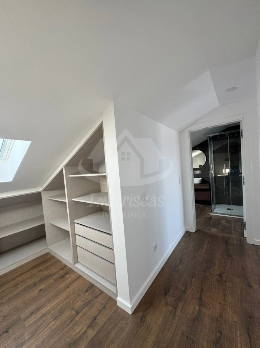 Apartamento T4 para Venda em Alcochete Foto 31