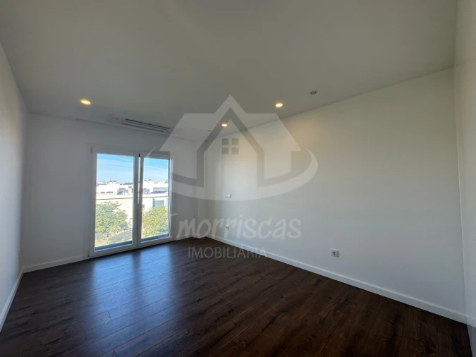 Apartamento T4 para Venda em Alcochete Foto 35