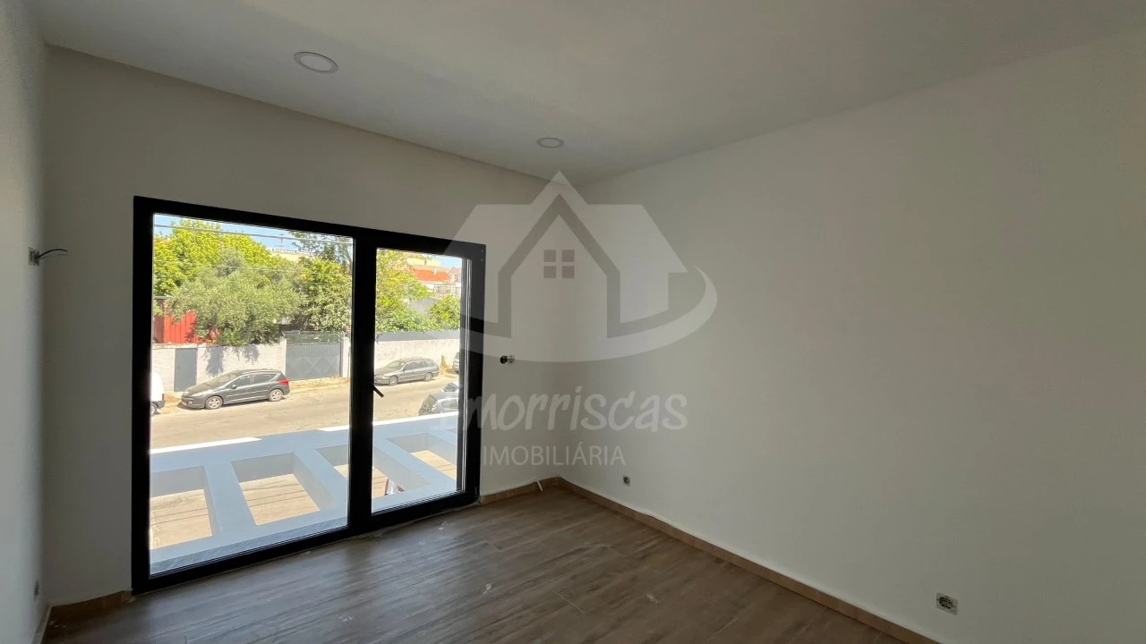 Moradia T3 para Venda em Santa Iria de Azoia, São João da Talha e Bobadela Foto 8