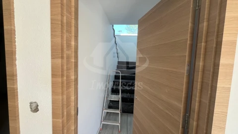 Moradia T3 para Venda em Santa Iria de Azoia, São João da Talha e Bobadela