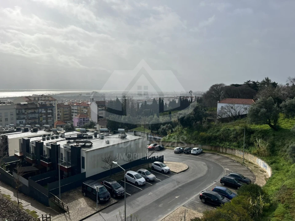 Apartamento T3 para Venda em Alverca do Ribatejo e Sobralinho Foto 5