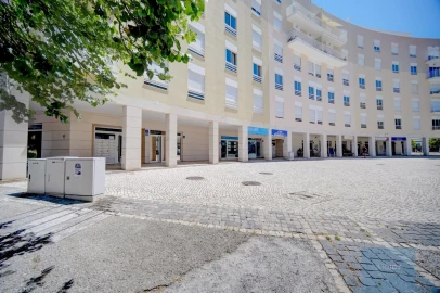 Loja para Venda em Parque das Nações