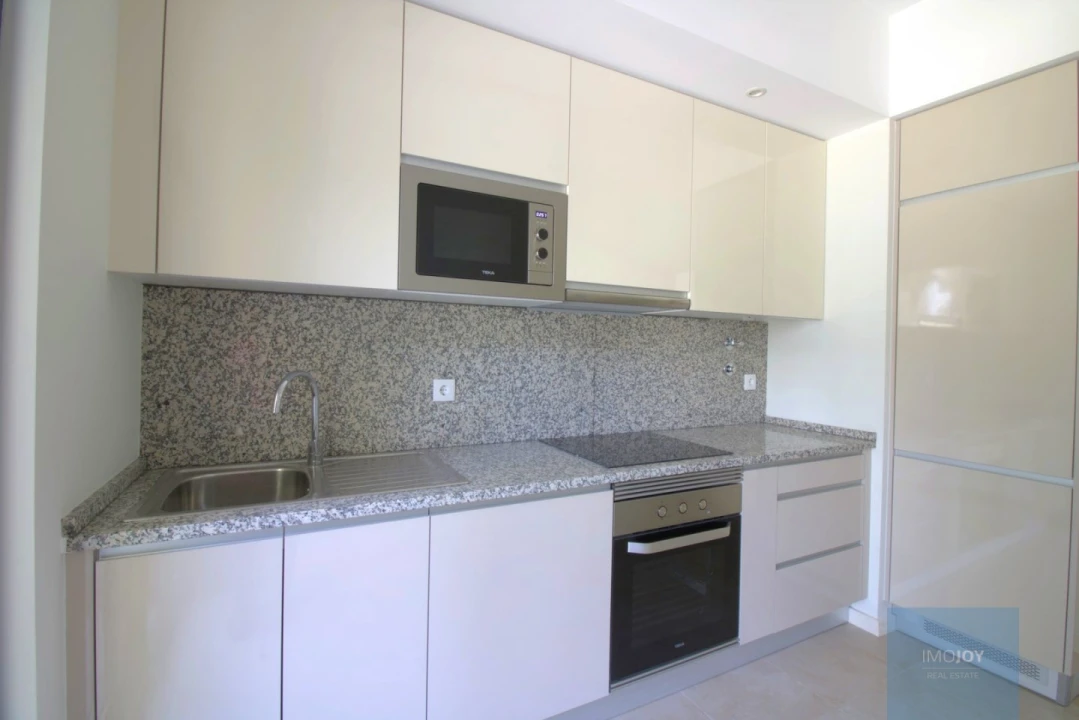 Apartamento T4 para Venda em Portimão Foto 6