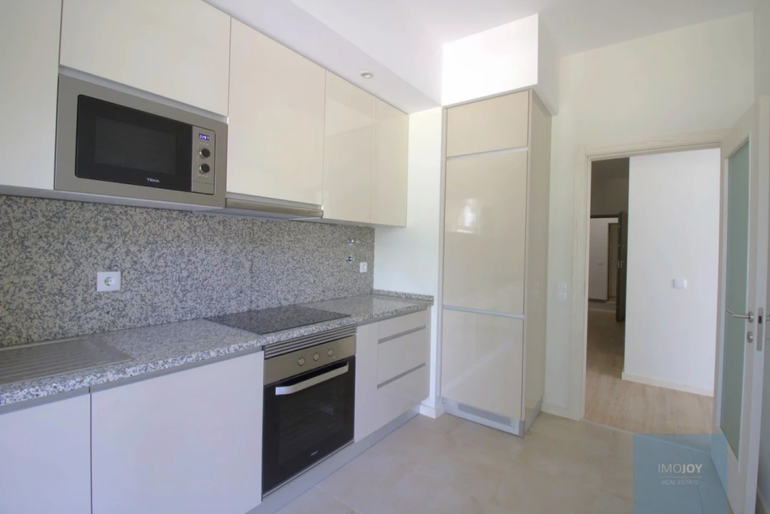 Apartamento T4 para Venda em Portimão Foto 9