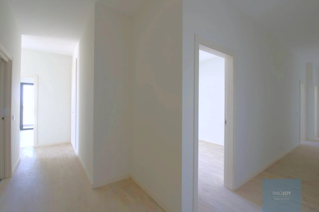 Apartamento T4 para Venda em Portimão Foto 32