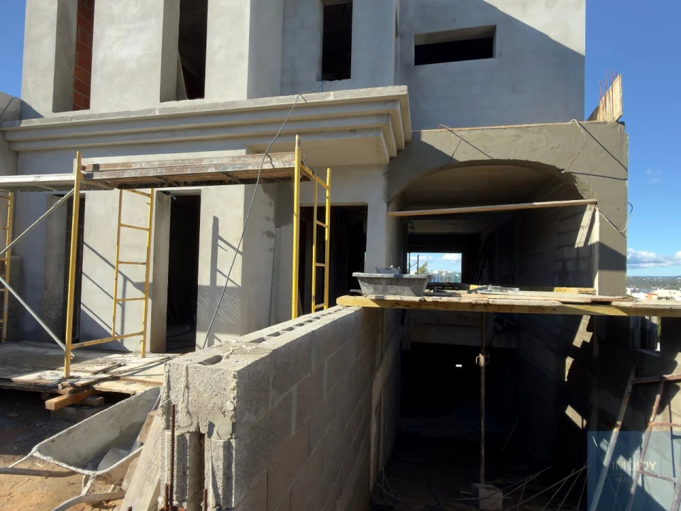 Moradia T4 para Venda em Estômbar e Parchal Foto 2