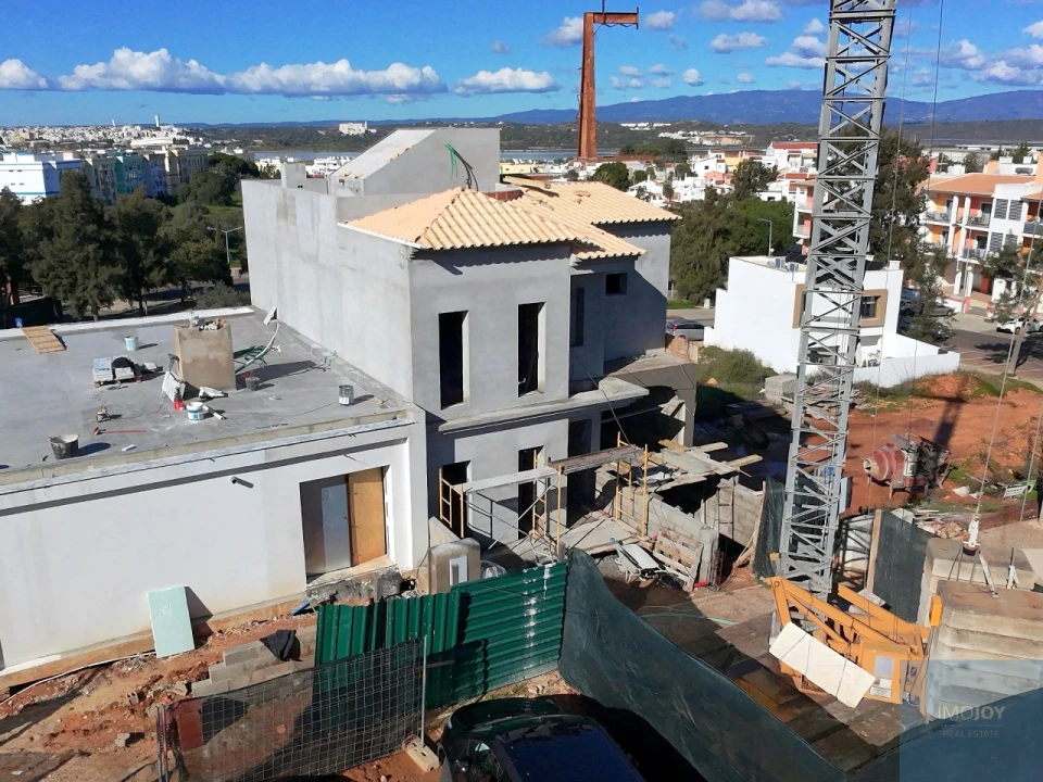 Moradia T4 para Venda em Estômbar e Parchal Foto 33