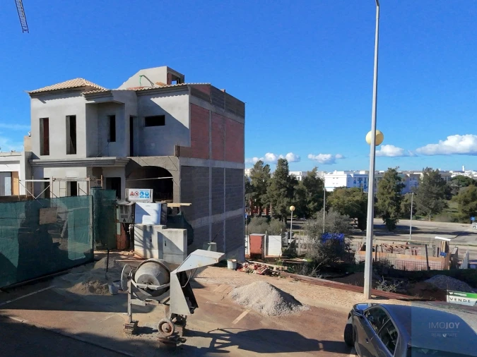 Moradia T4 para Venda em Estômbar e Parchal